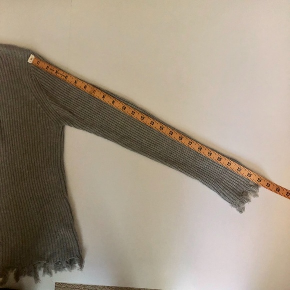SEN1 Distressed, Cashmere Blend, Ribbed Sweater small to med fit - Picture 6 of 12